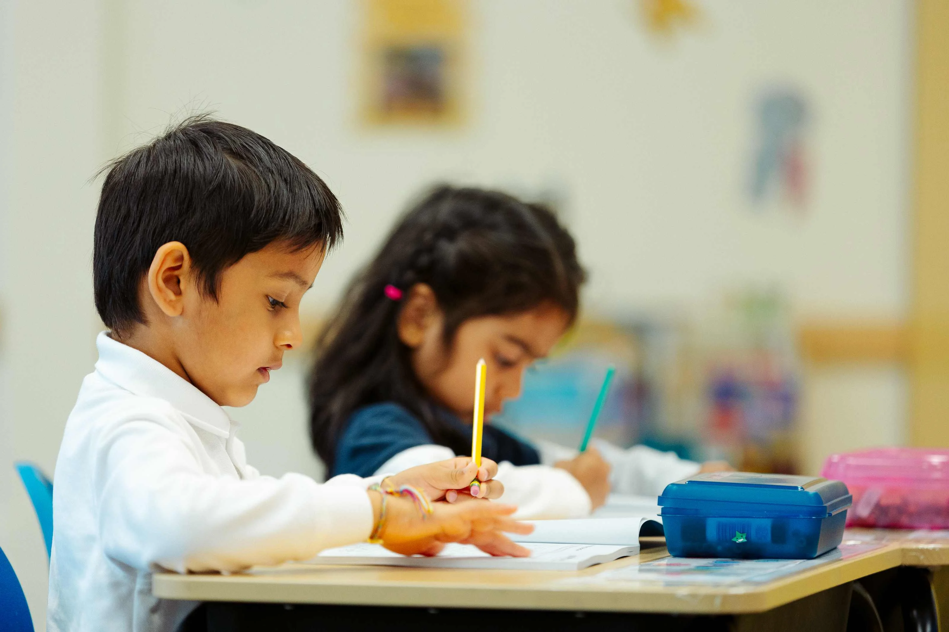 What are the benefits of early language education?